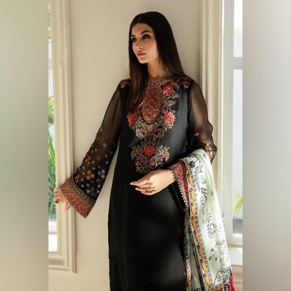 Elegant Black Floral Embroidered Dress